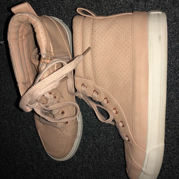 High Top Vans Sneakers - Picture 4 of 5